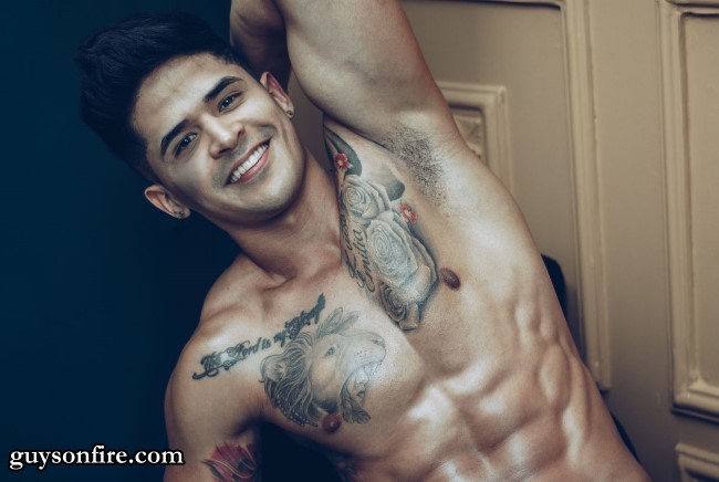latinos gay boy